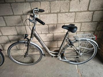 Damesfiets  beschikbaar voor biedingen
