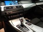 BMW 5 Serie Touring 520D High Exe M-Sport Aut8- Panodak, Nav, Auto's, BMW, Te koop, Gebruikt, 750 kg, Zwart