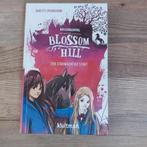 Blossom Hill: Een stormachtige start, Ophalen of Verzenden, Zo goed als nieuw