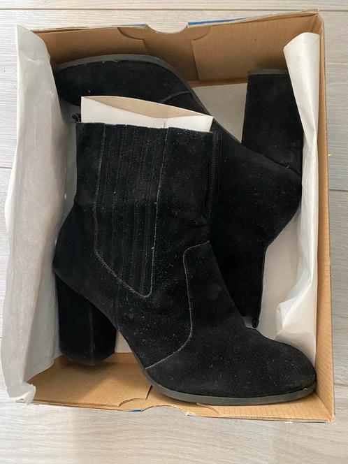 Leuke Soho Collection enkellaarzen maat 41 zwarte suède leer, Kleding | Dames, Schoenen, Zo goed als nieuw, Lage of Enkellaarzen