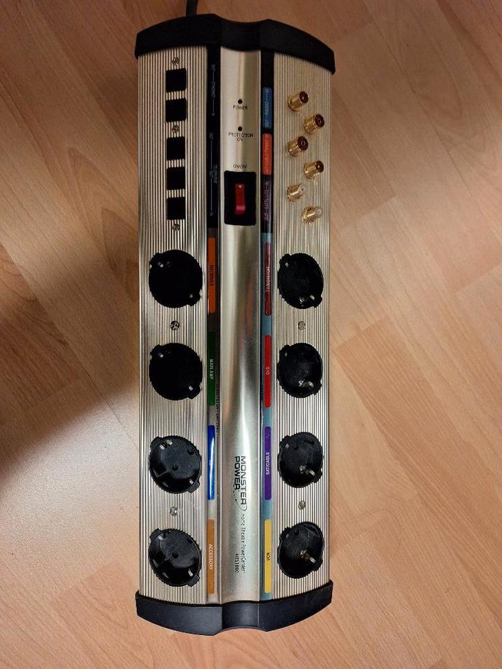 Monster home theatre power center HTS 1000, Audio, Tv en Foto, Professionele Audio-, Tv- en Video-apparatuur, Zo goed als nieuw