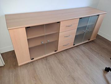 Dressoir beschikbaar voor biedingen
