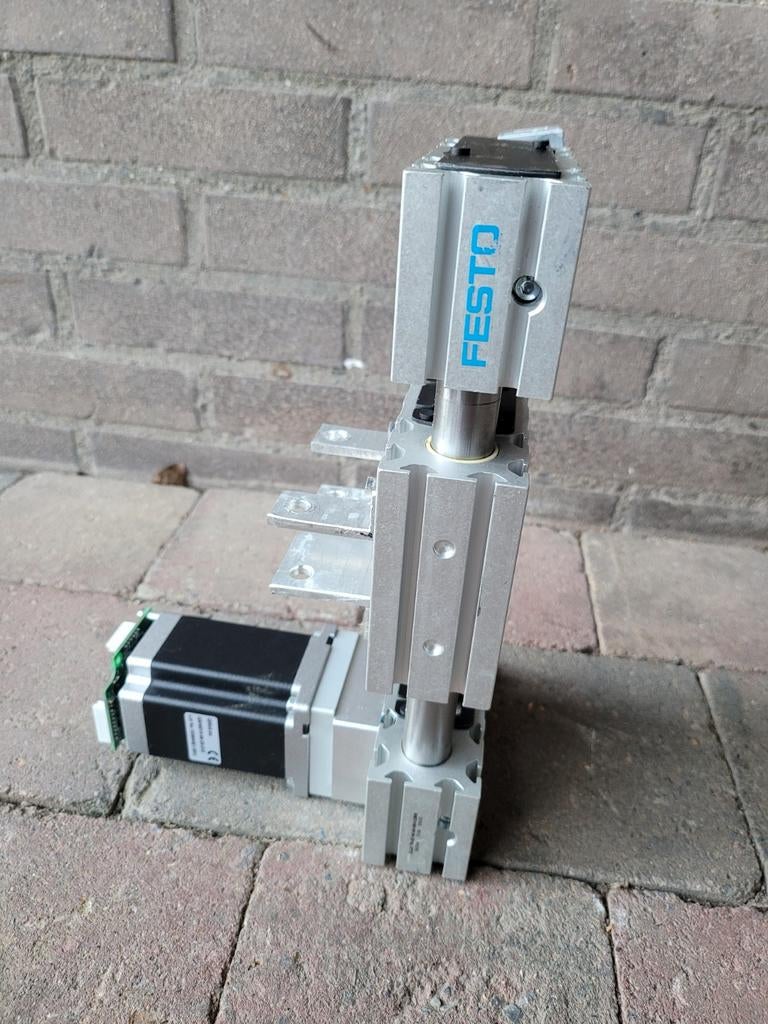 Festo tandriemas ELGR-TB-45-60-0H+12NM en QMot stappenmotor, Doe-het-zelf en Verbouw, Gereedschap | Machine-onderdelen en Toebehoren