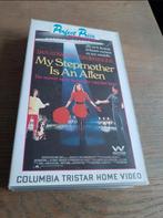 My Stepmother is an Alien videoband., Cd's en Dvd's, VHS | Film, Komedie, Alle leeftijden, Gebruikt, Ophalen of Verzenden