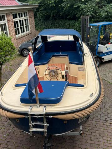 Prachtige Oud Huijzer 600 Teak Buiskap zonnedek Z.G.A.N. beschikbaar voor biedingen