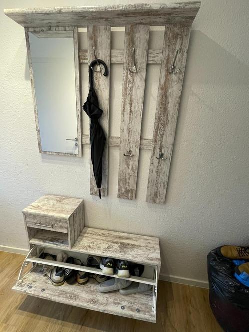 Complete halmeubelset – kapstok met spiegel en schoenenkast, Huis en Inrichting, Woonaccessoires | Kapstokken, Zo goed als nieuw
