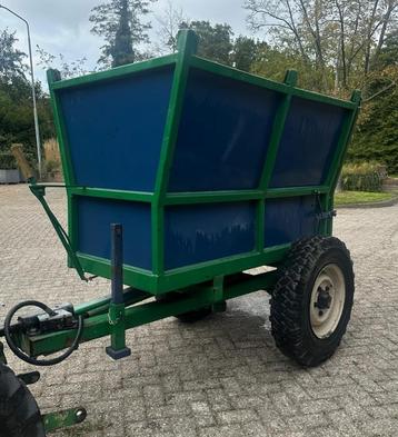 Grondkiepbak beschikbaar voor biedingen