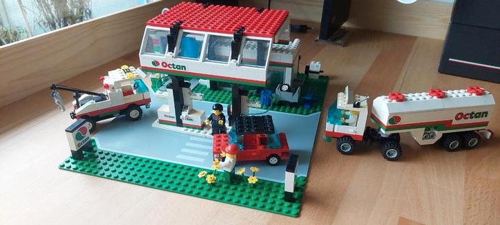 Vintage lego 6397 en 6594 Octan Tankstation en tankwagen, Kinderen en Baby's, Speelgoed | Bouwstenen, Gebruikt, Ophalen