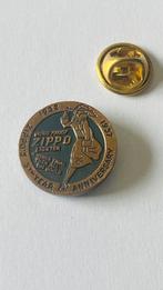 Zippo 5th anniversary 1932 - 1937 pin, Verzamelen, Ophalen of Verzenden, Zo goed als nieuw