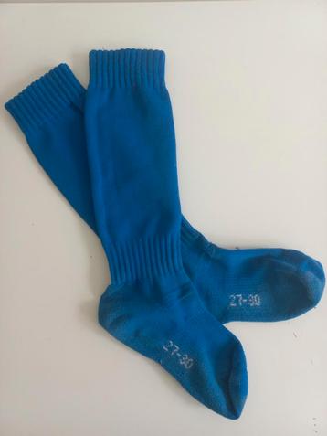 Hoge sportsokken mt 27-30 blauw beschikbaar voor biedingen