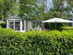 Luxe chalet met veranda en tuinhuis te koop, Caravans en Kamperen, Stacaravans, Tot en met 4