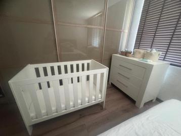 Ledikant - commode inclusief matras zgan beschikbaar voor biedingen