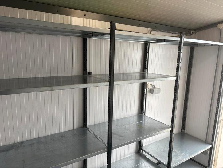 Stevige Tuinhuisje met Metalen Rekken elektra, Tuin en Terras, Bergingen en Tuinkasten, Zo goed als nieuw, Overige typen, Metaal