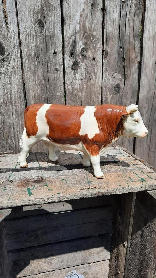 Goebel beeldje stier, Verzamelen, Beelden en Beeldjes, Zo goed als nieuw, Dier, Ophalen of Verzenden
