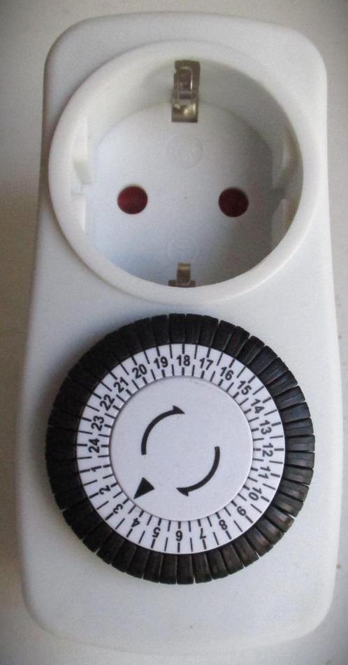 Timer Tijd~schakelklok~Stopcontacttimer~Tijdschakelklok, Hobby en Vrije tijd, Elektronica-componenten, Zo goed als nieuw, Ophalen of Verzenden
