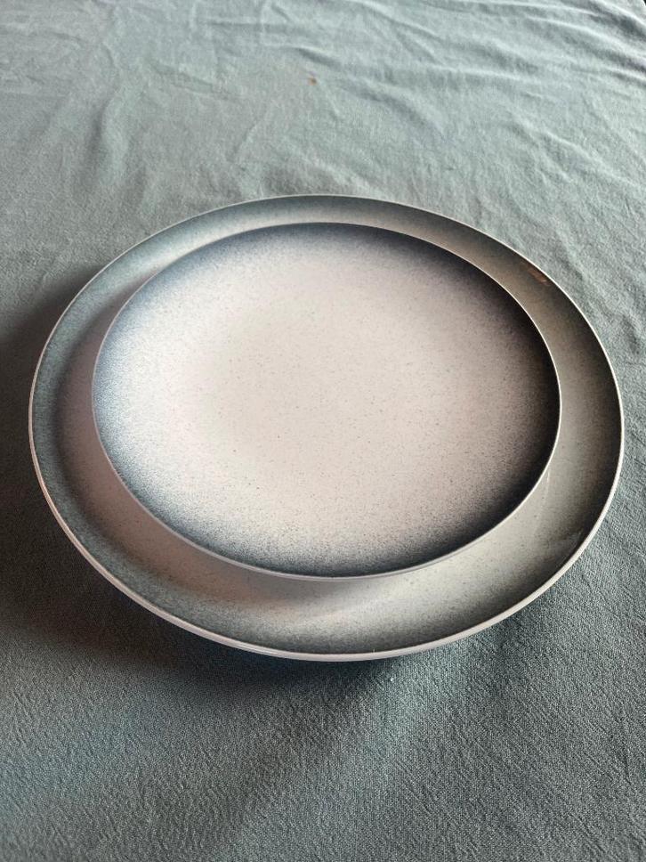 11 grote, 12 Kleine Borden F2D, Huis en Inrichting, Keuken | Servies, Zo goed als nieuw, Bord(en), Overige stijlen, Porselein