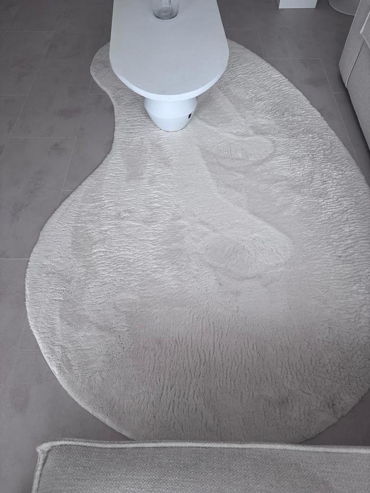 Organisch vloerkleed Off White 140x240, Huis en Inrichting, Stoffering | Tapijten en Kleden, Zo goed als nieuw, 150 tot 200 cm