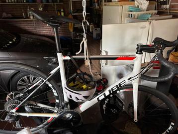 Cube attain pro racefiets frame 62 beschikbaar voor biedingen