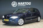 BMW 1-serie 118i + XENON / SPORTSTOELEN / PDC / CLIMATE CONT, Auto's, 1-Serie, Achterwielaandrijving, Blauw, Leder en Stof