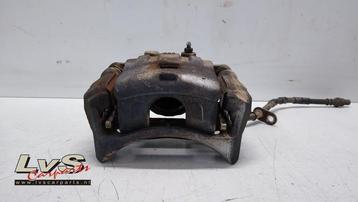 Remklauw (Tang) links-voor van een Mazda 2. beschikbaar voor biedingen