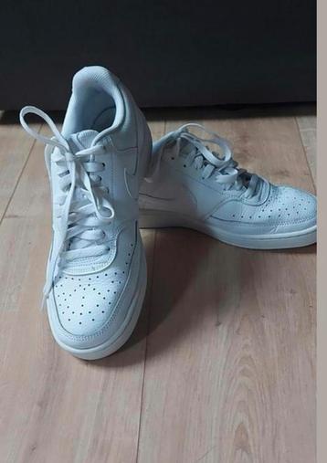 Amper gedragen Nike sneakers mt 40.5 beschikbaar voor biedingen