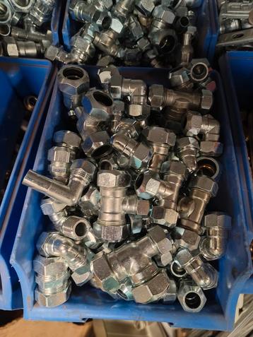 Knelkoppelingen - 15 kilo beschikbaar voor biedingen