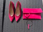 Suède pumps merk Unisa maat 37 en suède clutch. Fuchsia., Kleding | Dames, Schoenen, Ophalen of Verzenden, Zo goed als nieuw, Roze