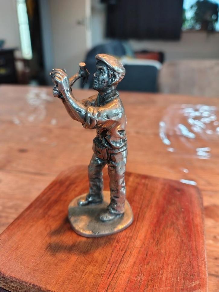 Beeldje van tin Man met hamer, Pewter GELRIA Tin, Antiek en Kunst, Antiek | Tin, Ophalen of Verzenden