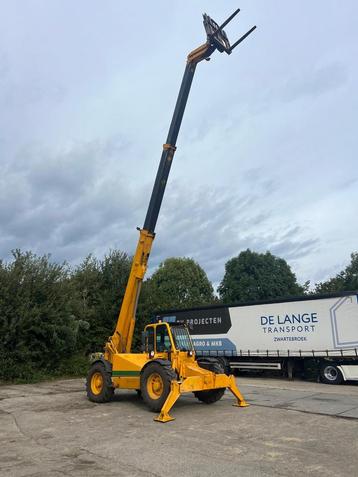 Verreiker caterpillar TH83 manitou beschikbaar voor biedingen