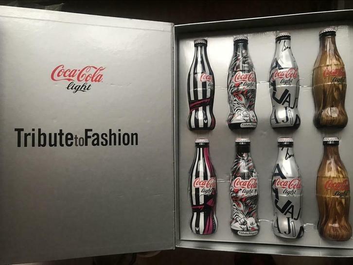 Coca Cola light tribute to fashion box met 8 flesjes, Verzamelen, Merken en Reclamevoorwerpen, Zo goed als nieuw, Overige typen