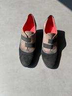 Zwart/taupe suède Pas de Rouge sleehakken, maat 40, Kleding | Dames, Schoenen, Verzenden, Zwart, Overige typen, Zo goed als nieuw