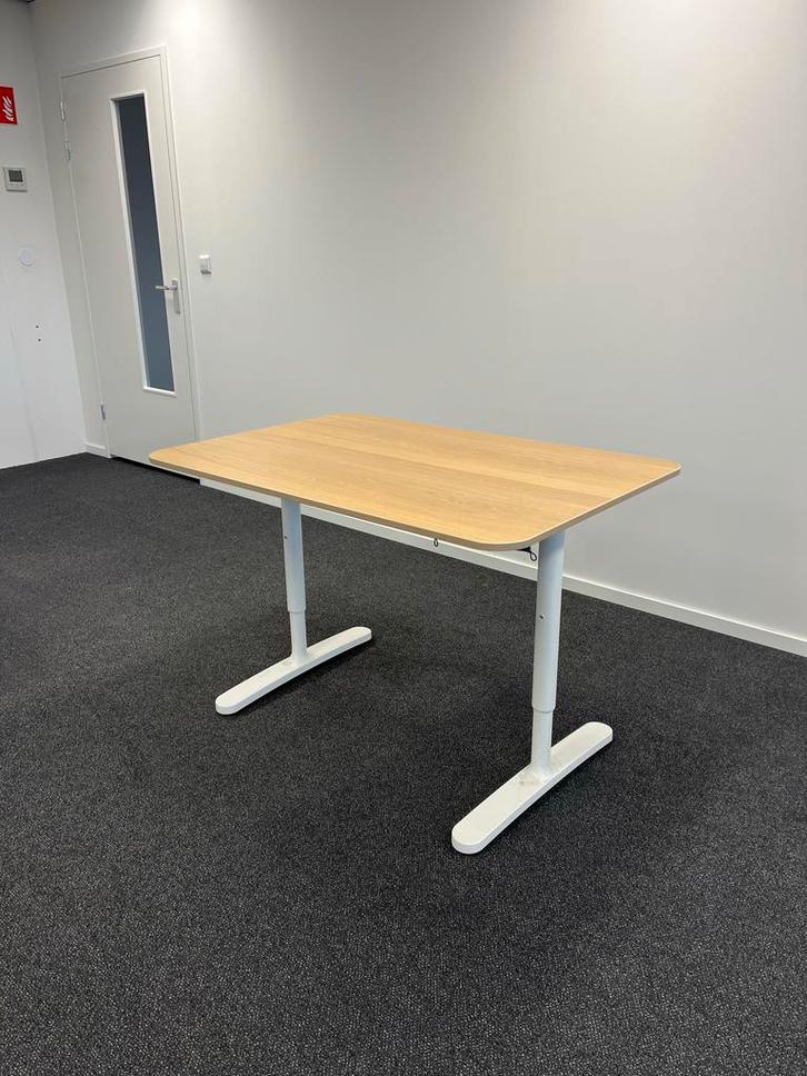 Ikea Bekant Bureau 120x80cm - Ideaal voor studie / thuiswerk, Huis en Inrichting, Bureaus, Gebruikt, Bureau, In hoogte verstelbaar