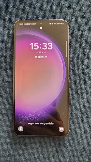 S23 plus met 256 gb en hoesje / ZGAN beschikbaar voor biedingen
