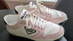 PRADA SNEAKERS maat 41 dames schoenen merk gympen roze wit, Gedragen, Ophalen of Verzenden, Prada, Roze
