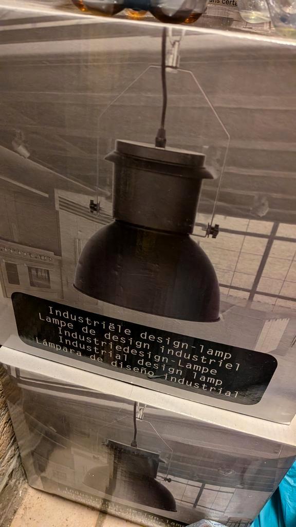 2 Nieuwe Industriële Hanglampen in doos, Huis en Inrichting, Lampen | Hanglampen, Nieuw, Minder dan 50 cm, Metaal, Ophalen