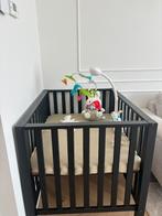 Zwarte box inclusief matras, Kinderen en Baby's, Boxen, Ophalen of Verzenden, Gebruikt