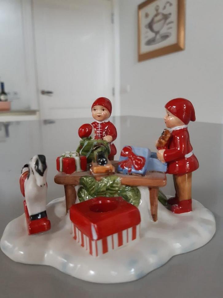 Beeldje Kerst Villeroy en Boch Nostalgic Village, Diversen, Kerst, Zo goed als nieuw, Ophalen of Verzenden