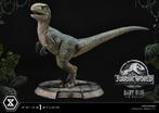 P1S Jurassic World Fallen Kingdom Statue Baby Blue