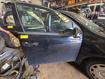 Portier 4Deurs rechts-voor van een Volkswagen Golf (L041) beschikbaar voor biedingen