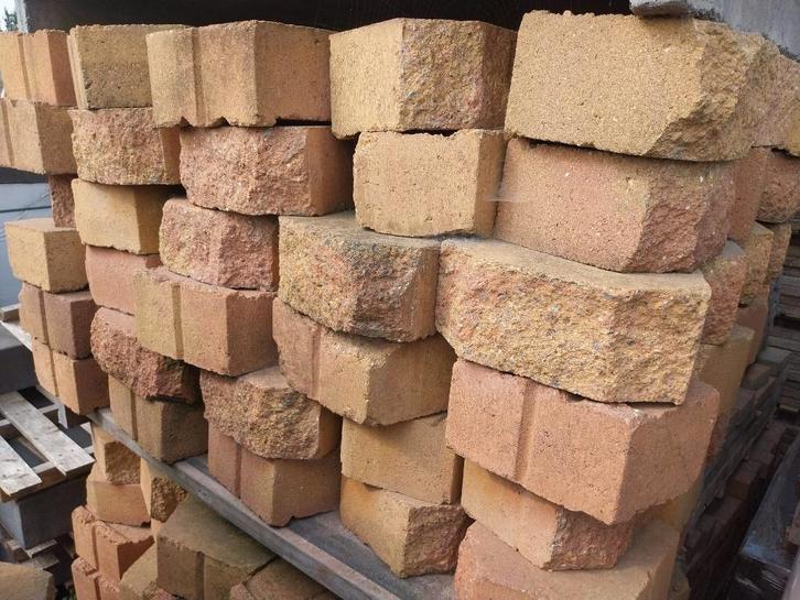 Splitrock stapelblokken toscaans trapeziumvormig, Tuin en Terras, Bielzen en Borders, Nieuw, Blok, Beton, Minder dan 25 cm, Minder dan 100 cm