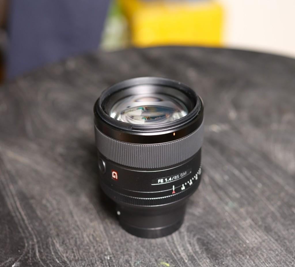 Sony 85 f1.4 GM, Ophalen of Verzenden, Zo goed als nieuw, Standaardlens