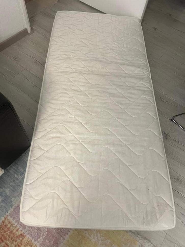 Gratis matras, Huis en Inrichting, Slaapkamer | Matrassen en Bedbodems, Gebruikt, Matras, 90 cm, 200 cm, Eenpersoons, Ophalen of Verzenden