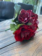 Boeketje zijde rozen , rood fluweel, Ophalen of Verzenden, Gebruikt, Binnen