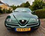 Alfa Romeo GTV 2.0 Twin Spark 16V 1996 Groen, Auto's, Voorwielaandrijving, 65 €/maand, 1288 kg, Origineel Nederlands