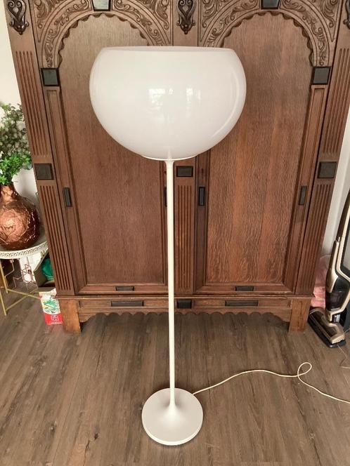 HARVEY GUZZINI Witte vloerlamp, Huis en Inrichting, Lampen | Vloerlampen, Gebruikt, 150 tot 200 cm, Kunststof, Metaal, Ophalen