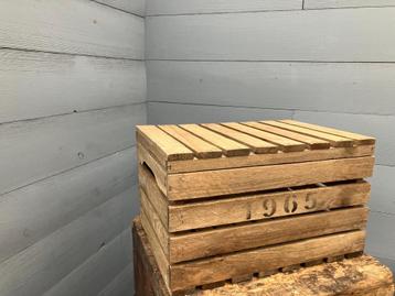 Vintage Houten Kist met Deksel - 1965 beschikbaar voor biedingen