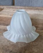 Vintage kelkje hanglampje melkglas, Huis en Inrichting, Lampen | Hanglampen, Gebruikt, Ophalen of Verzenden, Minder dan 50 cm