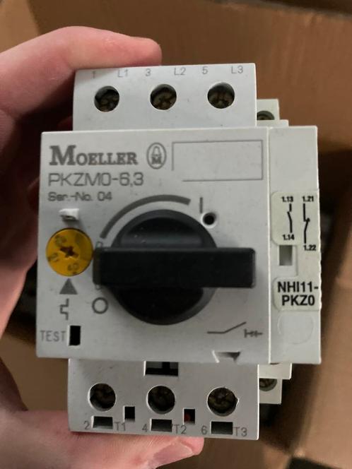 Eaton Moeller motorbeveiligingsschakelaars met hulpcontact, Doe-het-zelf en Verbouw, Elektra en Kabels, Gebruikt, Schakelaar, Ophalen of Verzenden