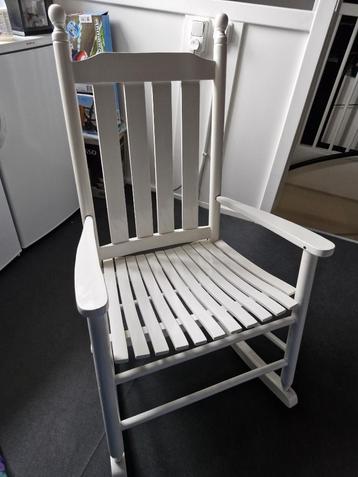 Schommelstoel kinderkamer beschikbaar voor biedingen