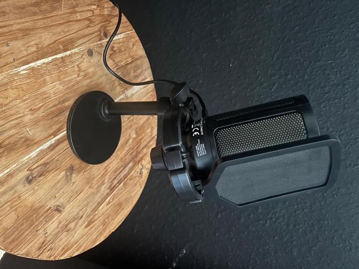 Professionele USB microfoon met statief en popfilter, Muziek en Instrumenten, Microfoons, Zo goed als nieuw, Studiomicrofoon, Ophalen of Verzenden